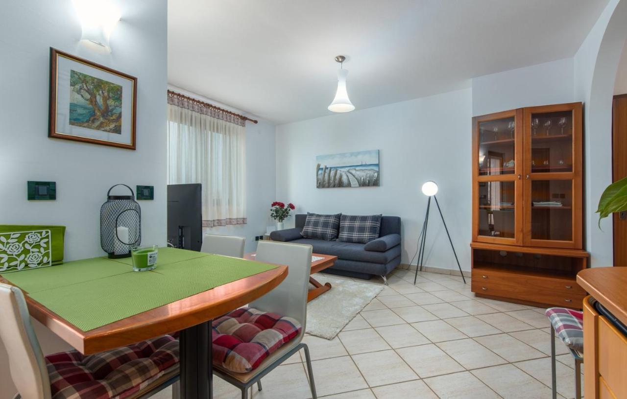 Apartment Roberto Punta Porec Exterior photo